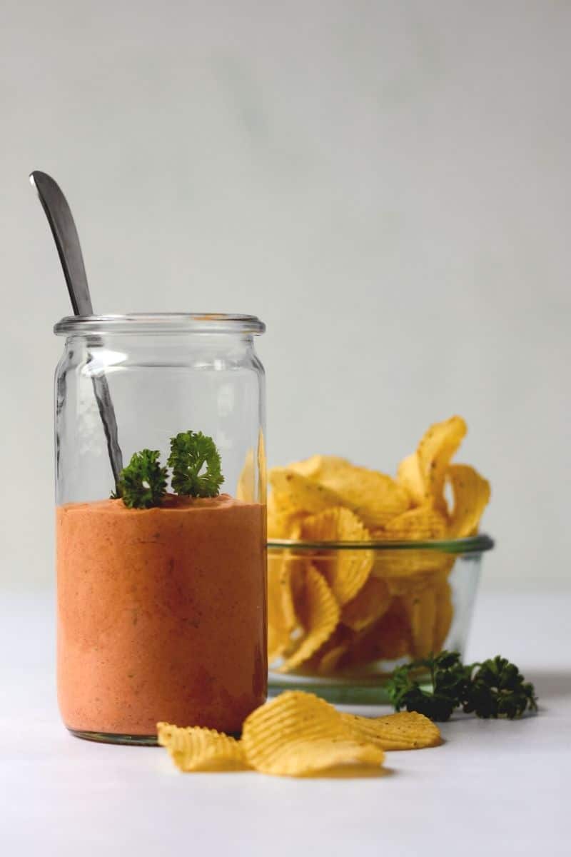 Haydari dip med bagte peberfrugter og feta